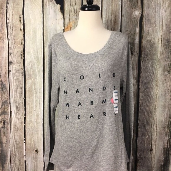 Old Navy Winter Long Sleeve Tees - Picture 3 of 8